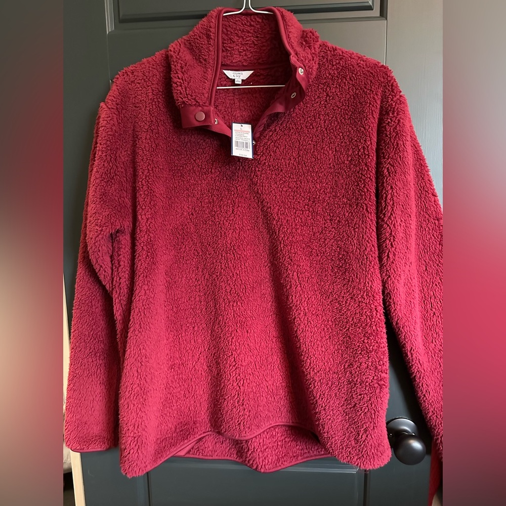 Crown & Ivy - pullover - new with tags! Size large
